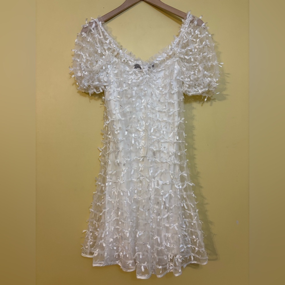 Betsey Johnson x UO | White Allover Bow Puff Sleeve Mini Slip Dress in size XS - Picture 4 of 17